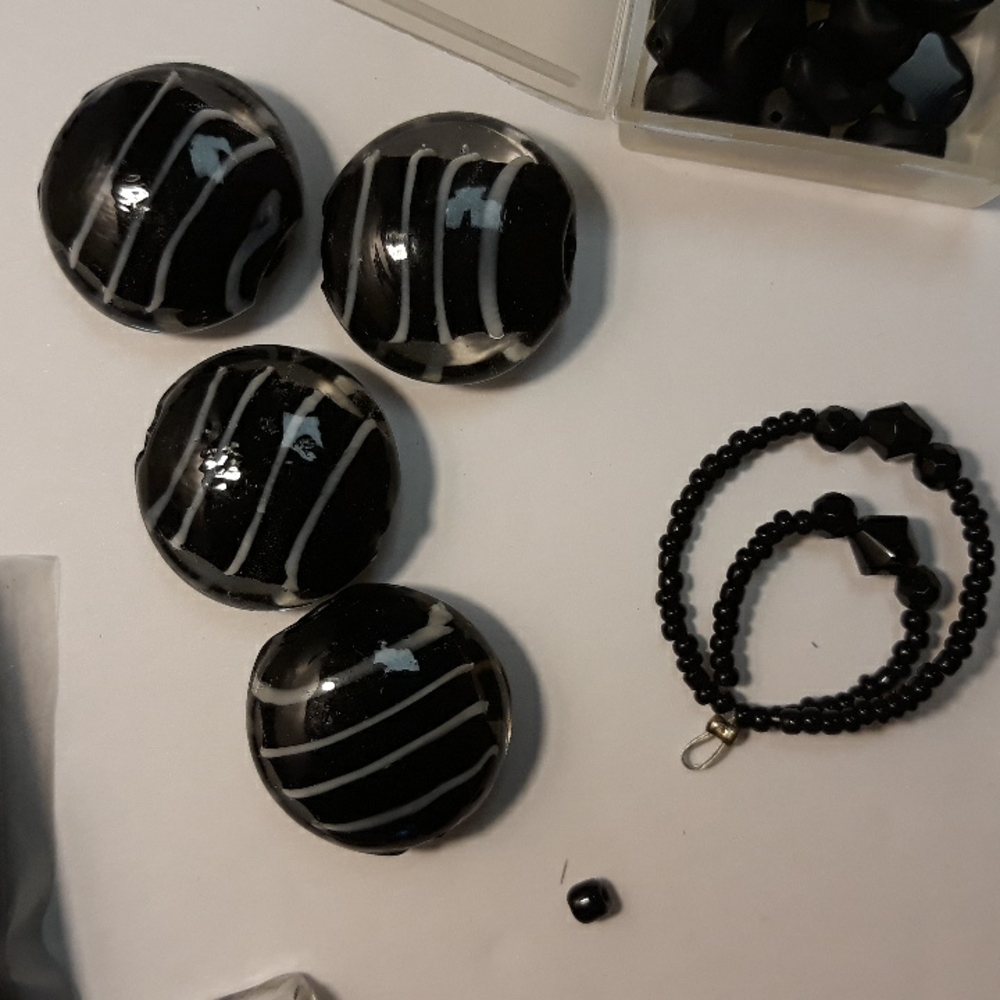 🔥50%off🔥Black assorted beads - Picture 4 of 16